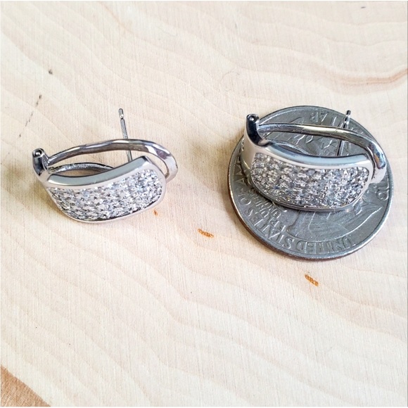 Gorgeous 2.6 tcw Pave Diamond Earrings Omega back closure. Like New $2800 - Picture 10 of 16